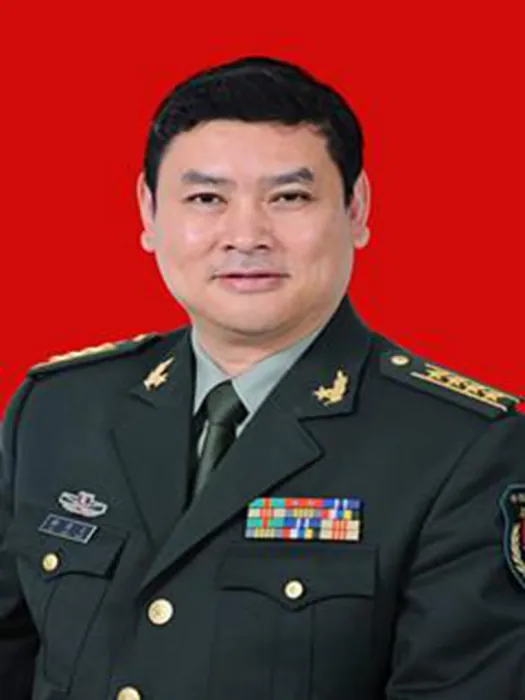 顾建文照片